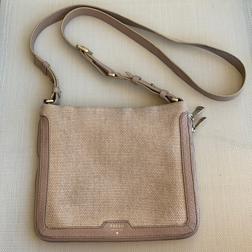 Fossil burlap with leather cream colored crossbody bag